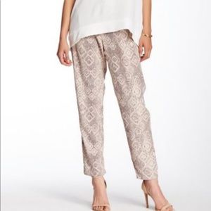 Harlowe & Graham Printed Front Tie Pant